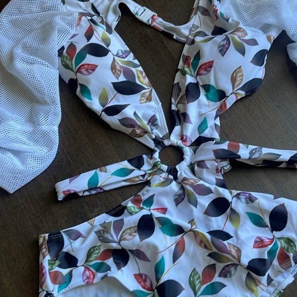 V- Neck One Piece Mesh Long Sleeve Swimwear NWT - Picture 5 of 9